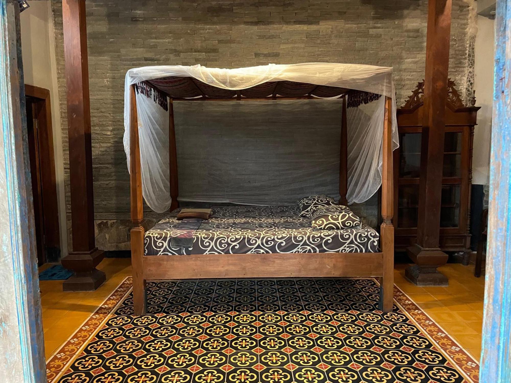 Bedhot Homestay Yogyakarta Exterior photo